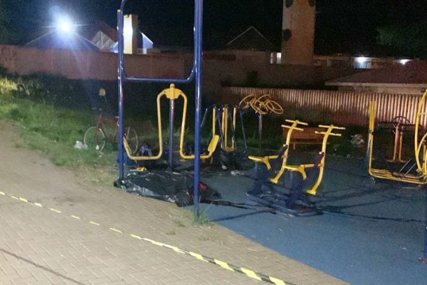 Três homens morrem após serem alvejados por disparos de arma de fogo no Jardim Tarumã