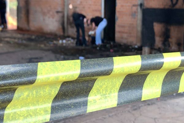 Homem é encontrado morto com sinais de espancamento em galpão abandonado no Bairro Brasmadeira