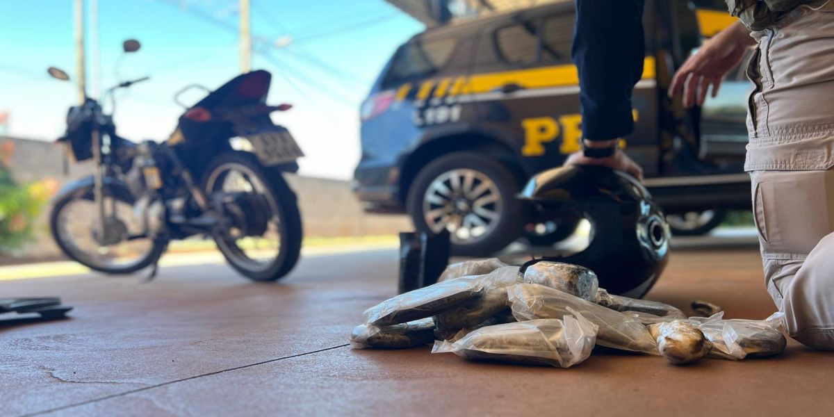 PRF apreende motocicleta com mais de 20 kg de Haxixe em Terra Roxa
