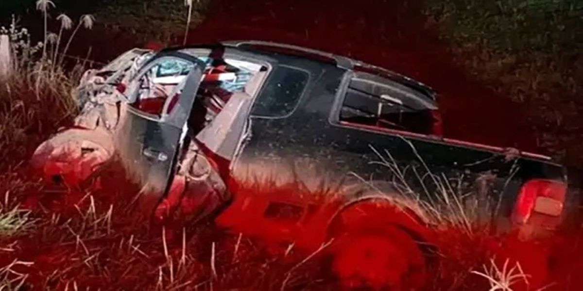 Duas pessoas morrem e outra fica ferida após colisao frontal na PR-456 em Santa Maria do Oeste