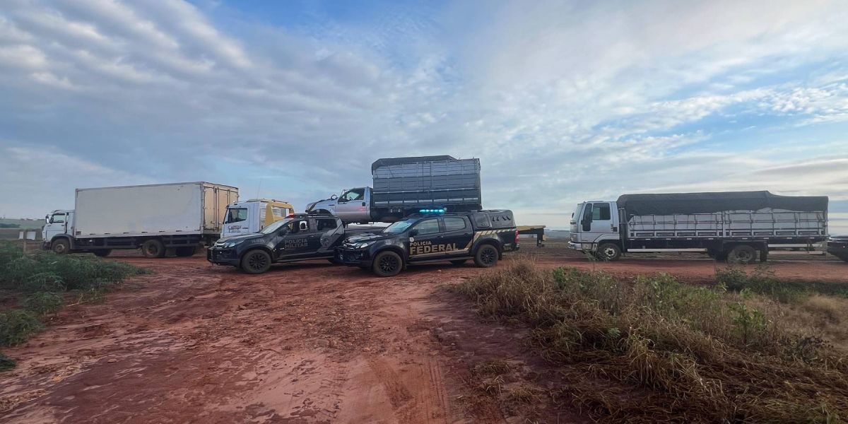 Ação conjunta entre BPFRON e NEPOM/PF resulta em apreensão milionária de cigarros