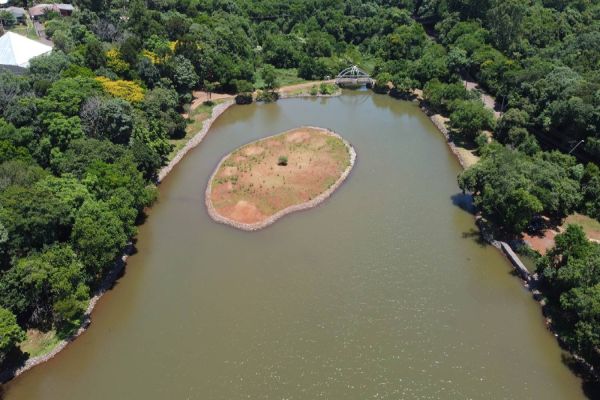 Sanepar e Prefeitura entregam obras de desassoreamento do Lago Municipal de Cascavel