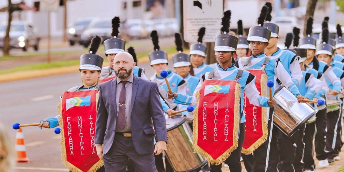 Fanfarra e Banda de Itaipulândia encantam público na Pontifícia Universidade Católica em Toledo
