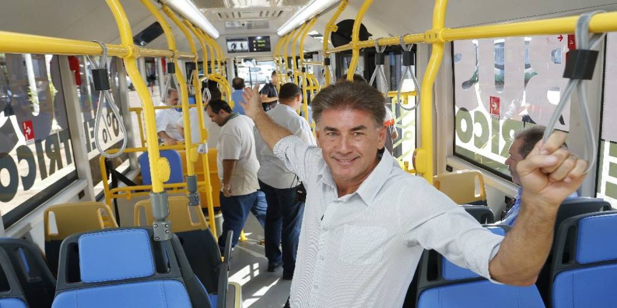 Implantação da infraestrutura e dos ônibus elétricos comprados pela Prefeitura avança em Cascavel