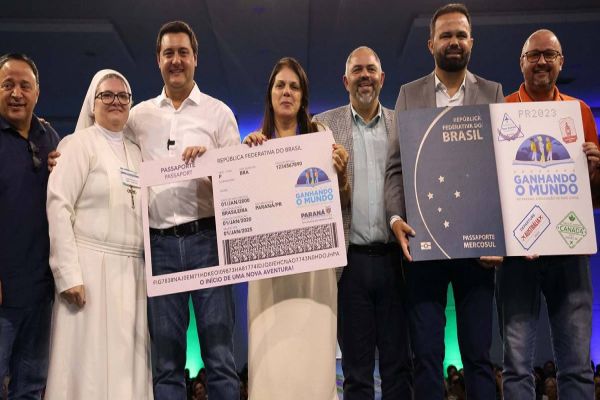 Ganhando o Mundo: Estado vai levar 200 diretores da rede para capacitação no Chile