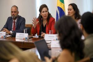Imagem referente à notícia: Concurso Unificado tem 2,14 milhões de inscritos de 99% dos municípios do Brasil
