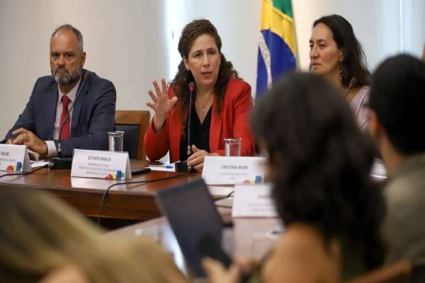 Imagem referente a notícia: Concurso Unificado tem 2,14 milhões de inscritos de 99% dos municípios do Brasil