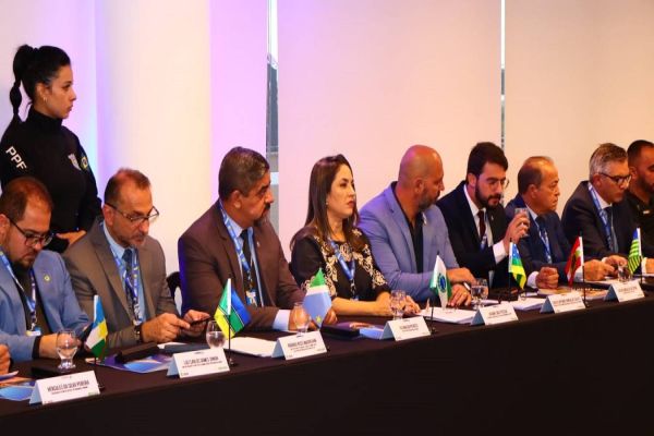 Paraná conhece unidades prisionais e central de monitoramento eletrônico de Goiânia