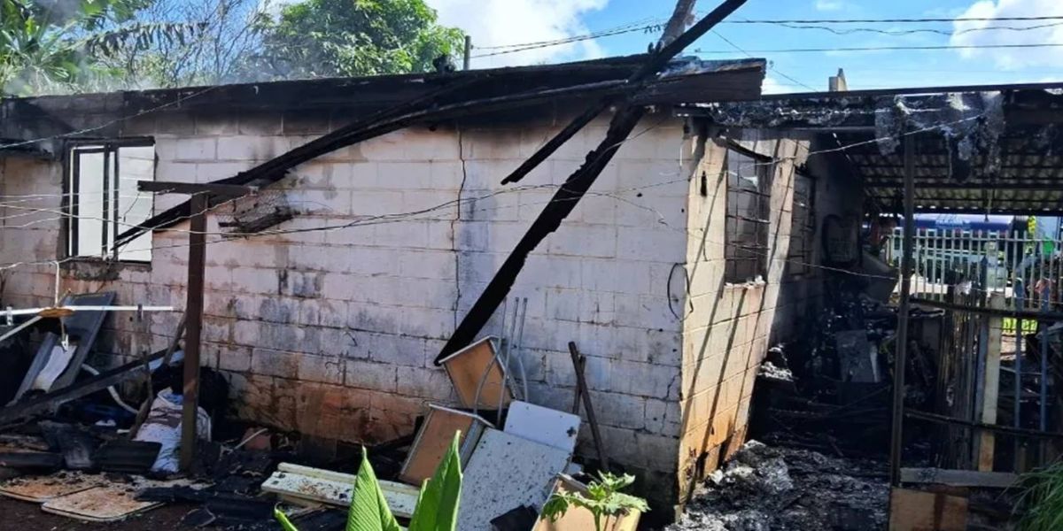 Incêndio devasta residência e deixa morador ferido em Santa Tereza do Oeste