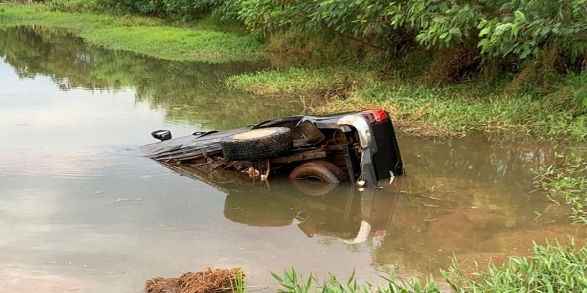 Homem morre após capotar seu veículo e cair dentro de açude em Nova Santa Rosa