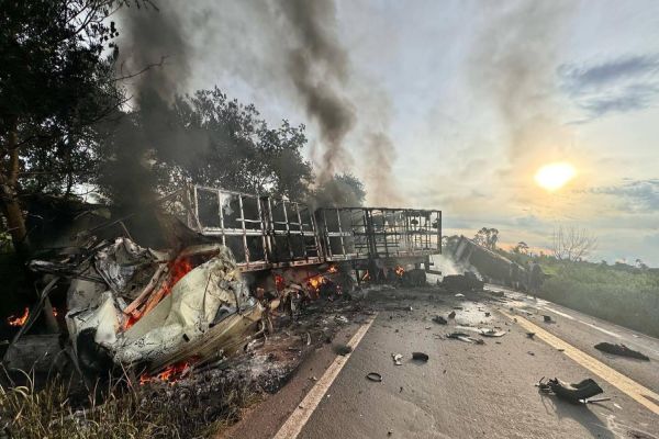 Duas pessoas morrem em grave acidente na MS-276 e causa congestionamento de 10 km