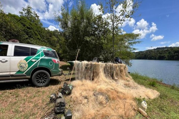 BPAmb/FV realiza patrulhamento aquático e apreende materiais de pesca predatória