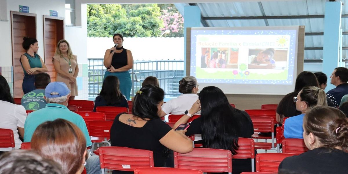Evasão Escolar: Equipe leva informação às famílias dos alunos da Rede Municipal de Ensino
