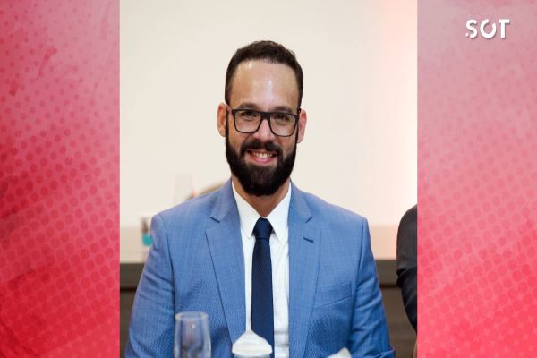 Diretor se compromete em continuar investindo no crescimento do Hospital Universitário