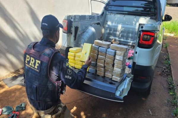 PRF localiza carga de cocaína dentro da lataria de veículo no Paraná
