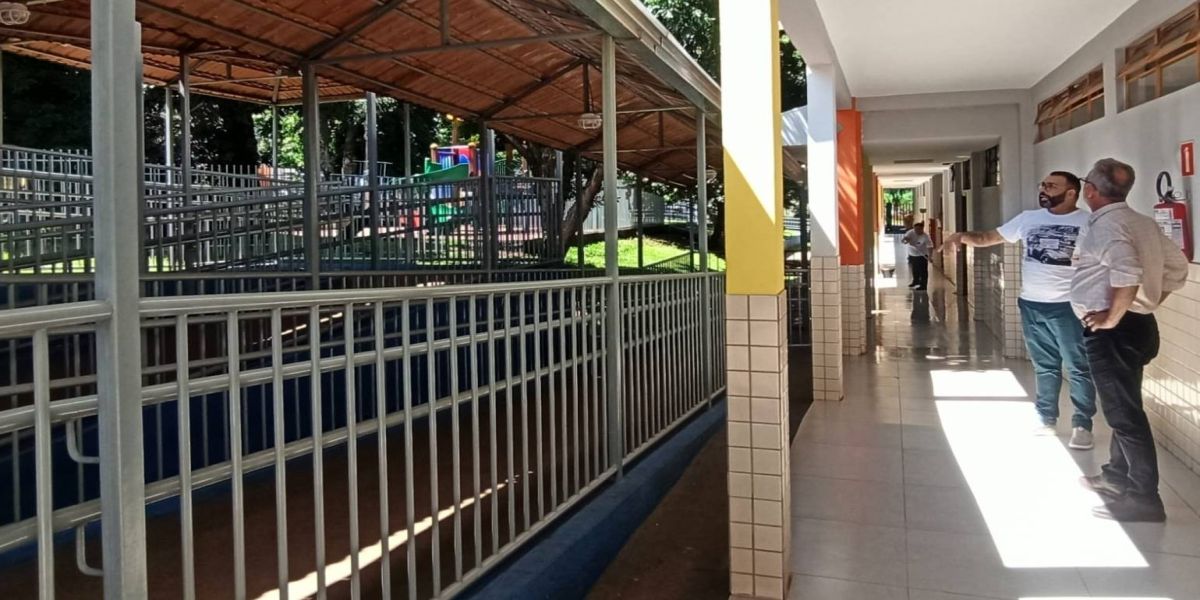 Professor Santello pede melhorias na Escola Municipal Teotônio Vilela