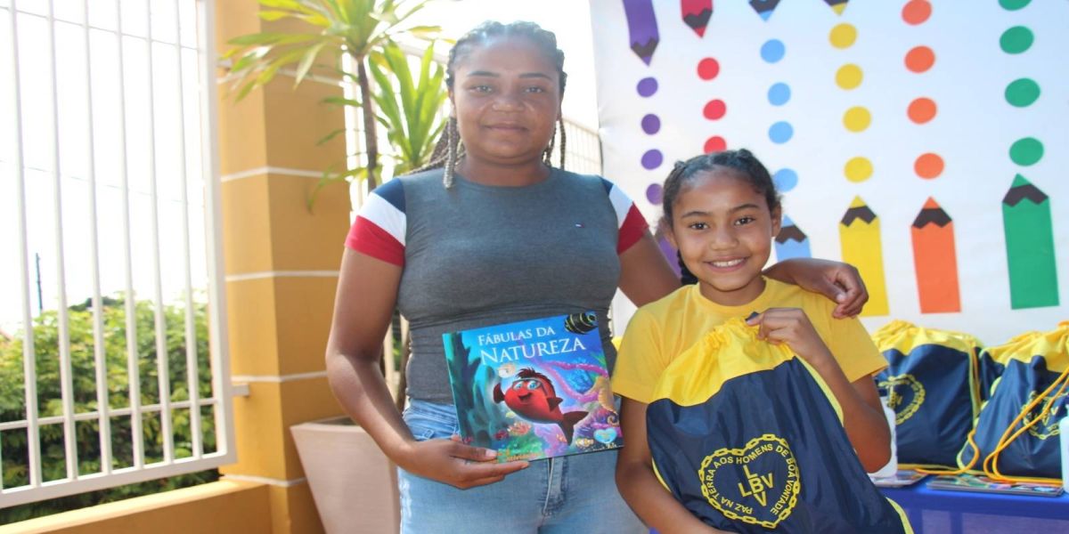 Crianças e adolescentes cascavelenses são beneficiados com a entrega de kits pedagógicos da LBV