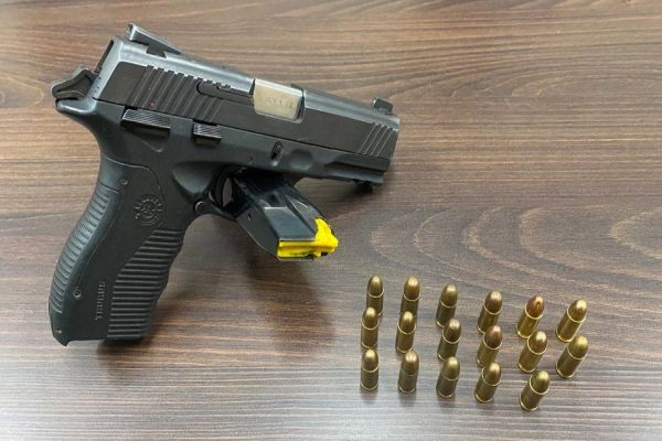 Policiais Civis de Cascavel prendem suspeito portando pistola durante Operação Saturação