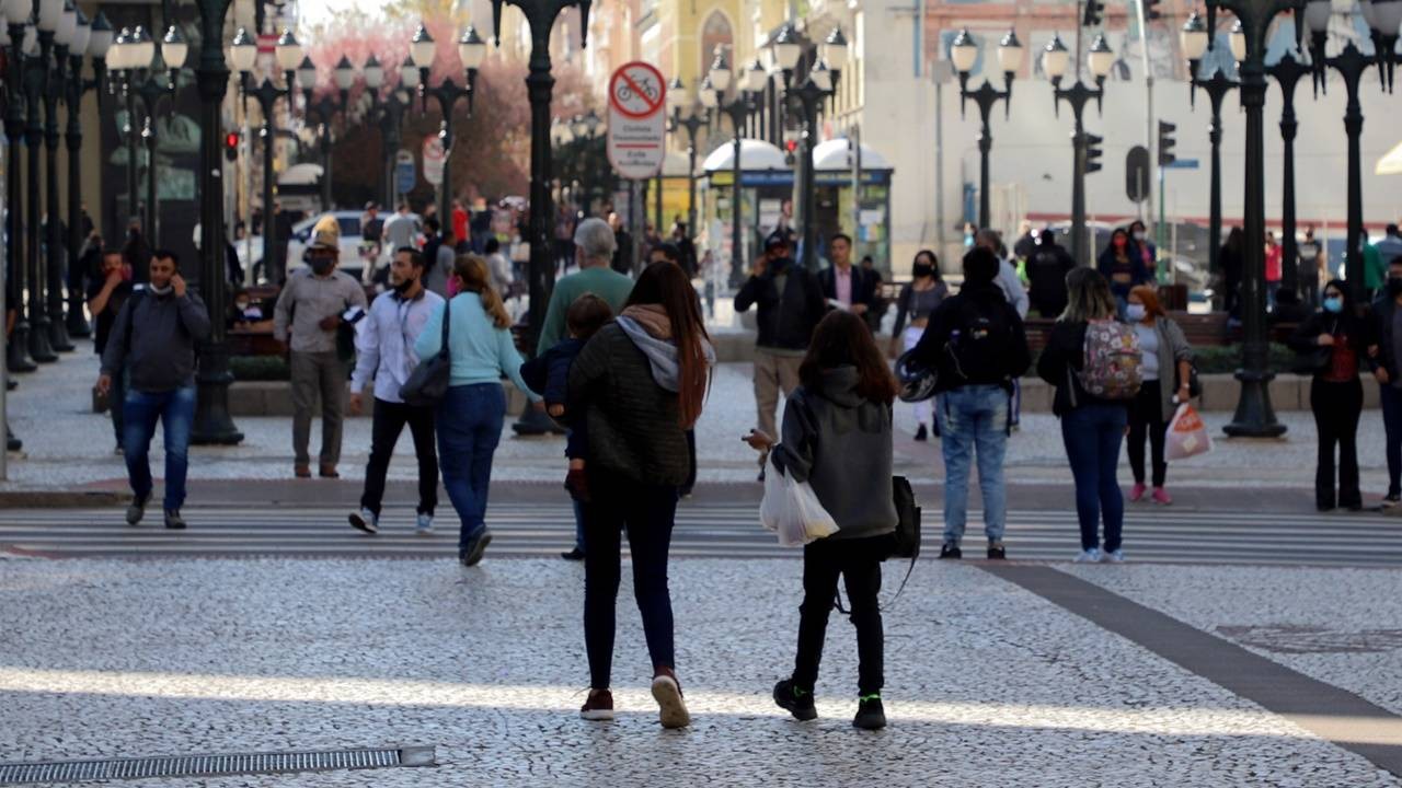 Decreto de Baixo Risco ajuda Paraná a bater novo recorde de tempo de abertura de empresas