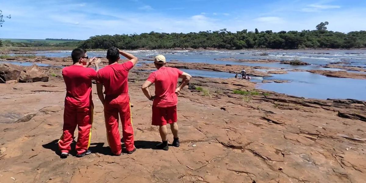 Pescador desaparecido é encontrado sem vida após acidente no Rio Piquiri