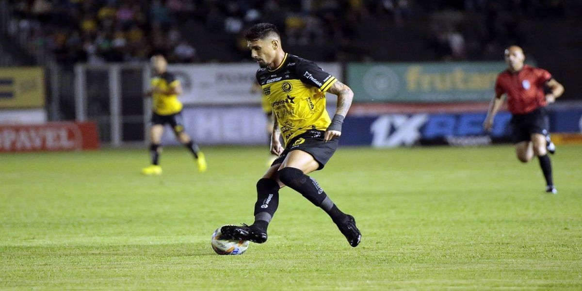 Futebol Clube Cascavel vence Maringá por 1 a 0 em jogo emocionante