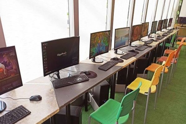 Carreta do Progeti retoma atividades com oferta de cursos gratuitos em Cascavel