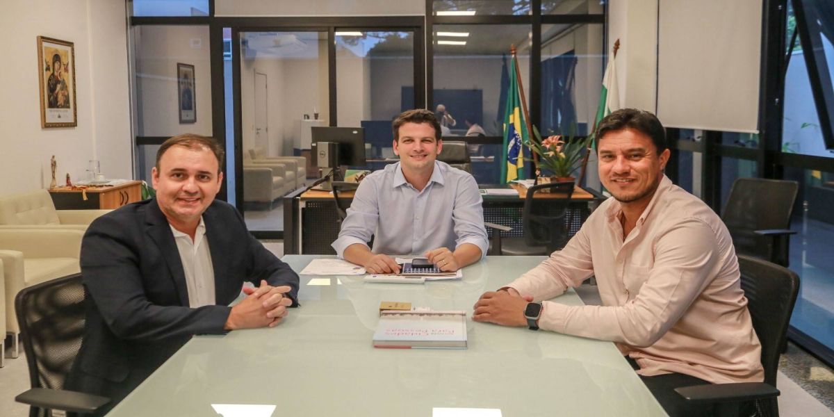 Secretário das Cidades recebe prefeito de Braganey para tratar de investimentos em infraestrutura