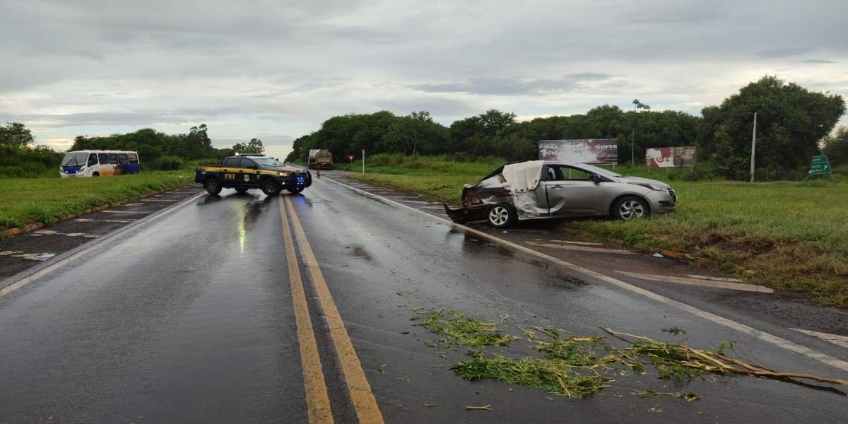 Duas pessoas morrem em colisão de trânsito na BR-376, próximo ao trevo de acesso à Loanda