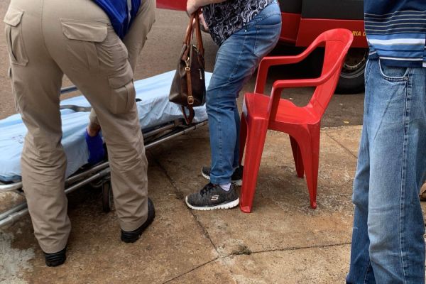 Idosa de 63 anos é atropelada por Zafira no bairro Floresta em Cascavel
