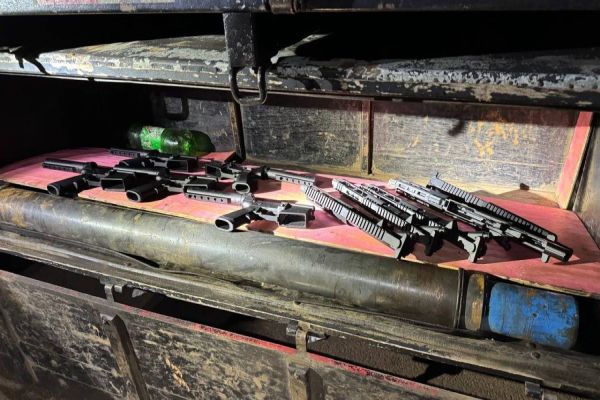 PRF apreende 19 quilos de cocaína e armamento pesado em Santa Terezinha de Itaipu