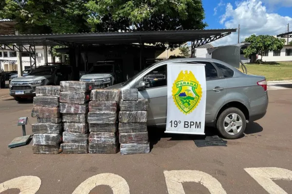 Foto relacionada a notícia: PM apreende grande quantidade de maconha após perseguição em Ouro Verde do Oeste