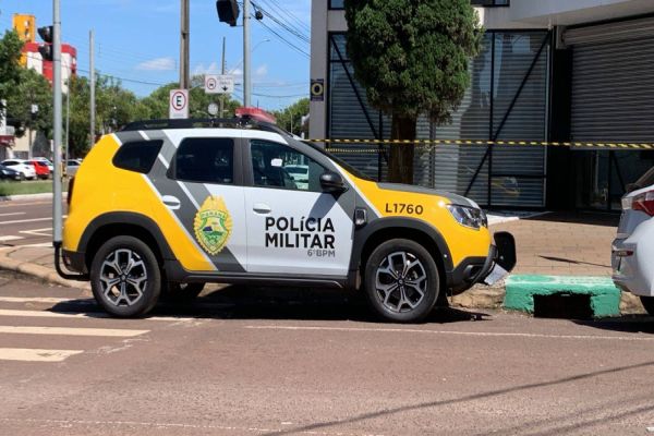 Imagem referente a notícia: Loja de eletrônicos no centro é alvo de ladrões; prejuízo soma mais de R$ 100 mil