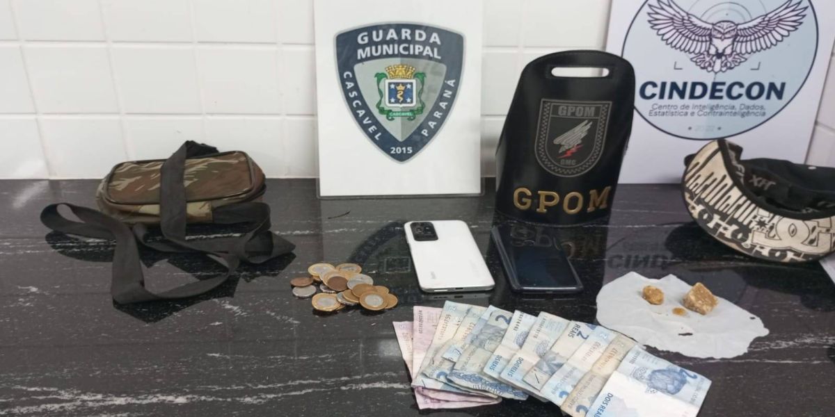 Guarda Municipal prende homem e apreende adolescente com drogas na Praça da Bíblia em Cascavel