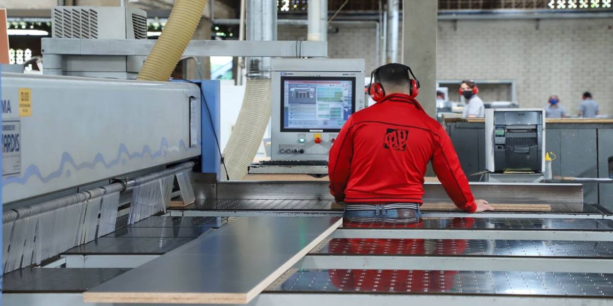 Indústria paranaense cresce 1,9% em janeiro, na contramão da média brasileira e do Sul
