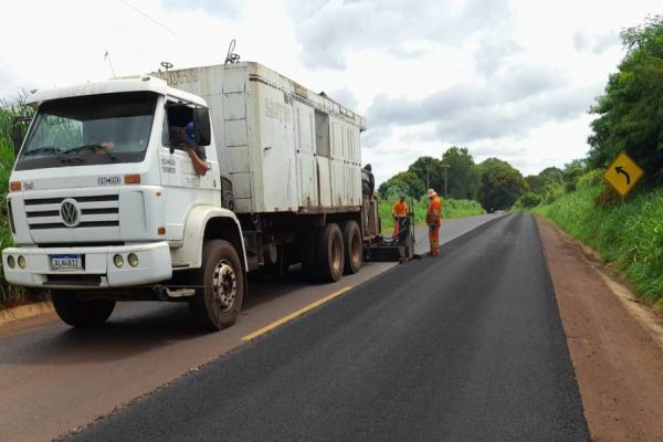 Rodovia entre Missal e São Miguel do Iguaçu recebe melhorias no pavimento