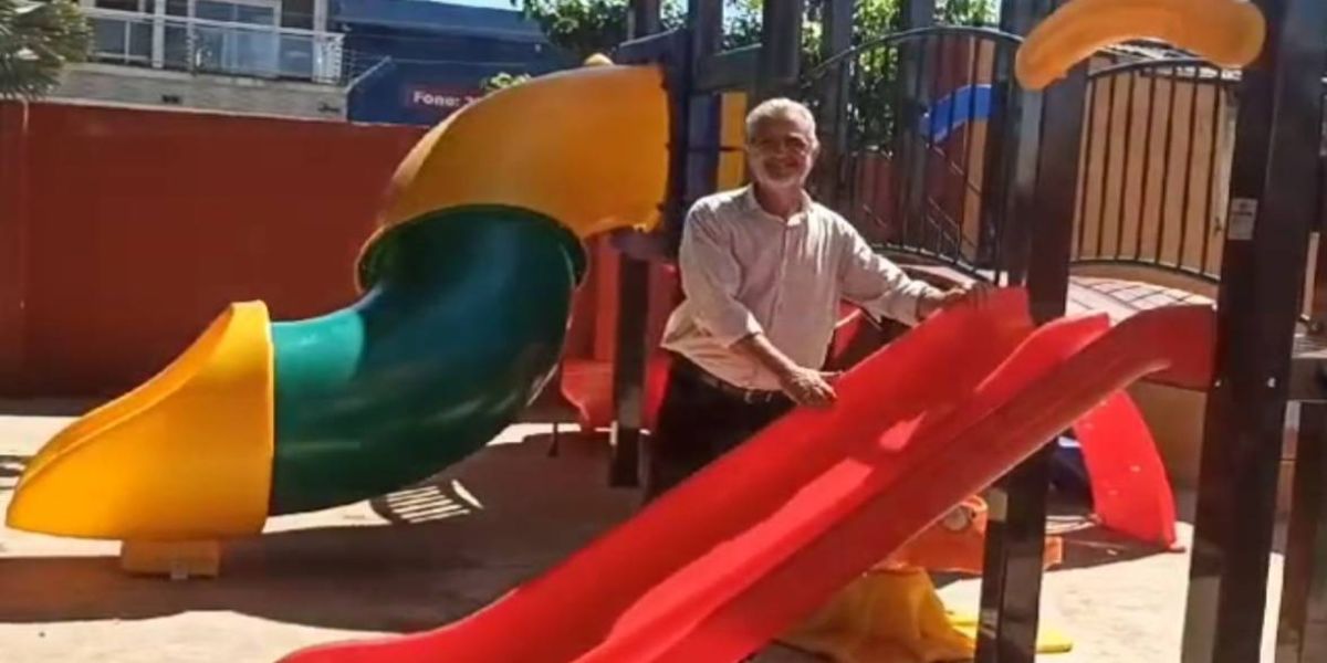 Vereador Professor Santello destina recursos para Parquinhos Infantis em Escolas de Cascavel