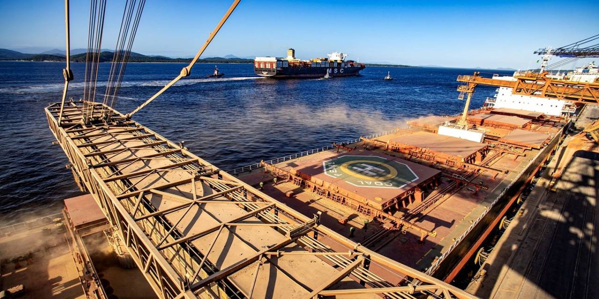 Com novo calado, Porto de Paranaguá registra recorde no embarque de milho em um navio