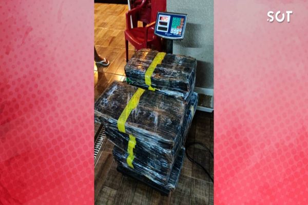 Pelotão de Choque da PM realiza apreensão de grande quantidade de drogas na Rua Jarbas Poli