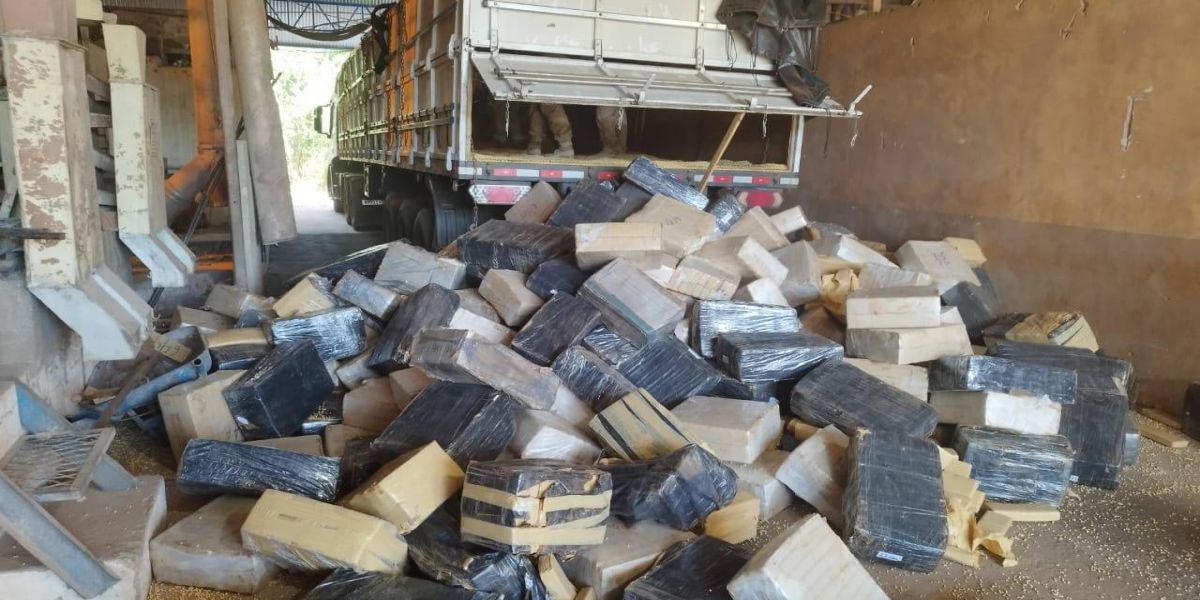 PRF apreende 5,8 toneladas de Maconha em carga de soja em Guaíra