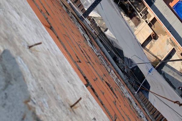 Fiscais do Crea-PR vão até a obra onde parte de um andaime se rompeu