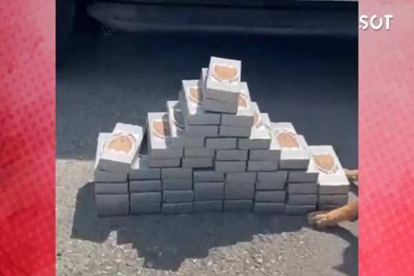 Imagem referente a notícia: Homem foge de fiscalização da PRF no Paraná, mas é preso em Santa Catarina com 53 quilos de cocaína