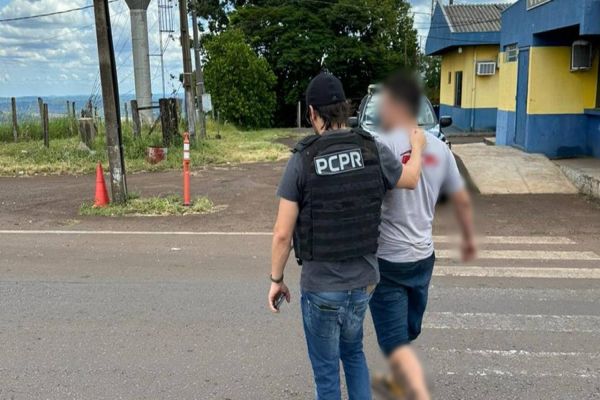 Jovem de 20 anos é preso pela Denarc de Cascavel por tráfico de drogas e associação em Lindoeste