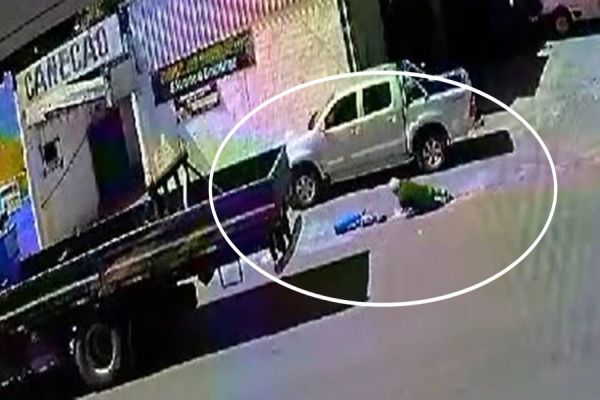 Idoso fica ferido após ser atingido por caminhão guincho no Bairro Parque São Paulo