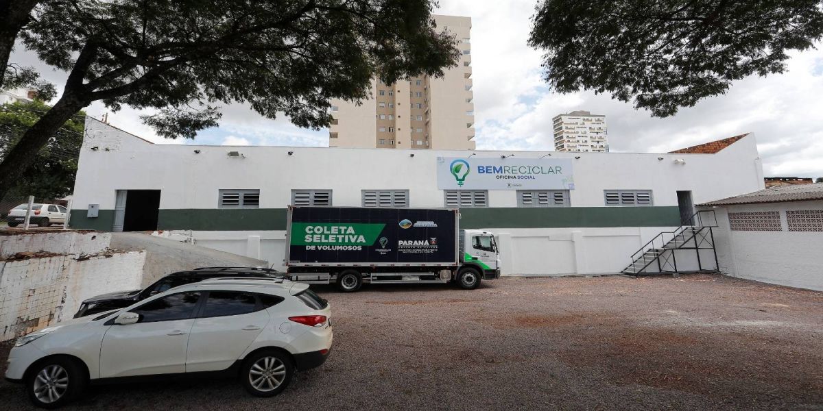 Oficina Social ganha espaço mais amplo para restaurar móveis e equipamentos