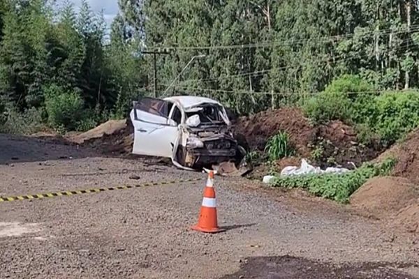 Mulher morre e outras três pessoas ficam feridas na PR-281 em Chopinzinho