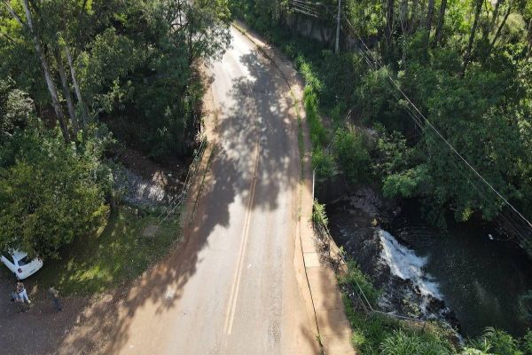 Nova Ponte sobre o Rio Quati: Um Alívio para Moradores do Bairro XIV de Novembro