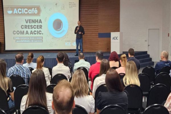 Acic relança projeto "Conheça a Acic" em evento inaugural do Acicafé