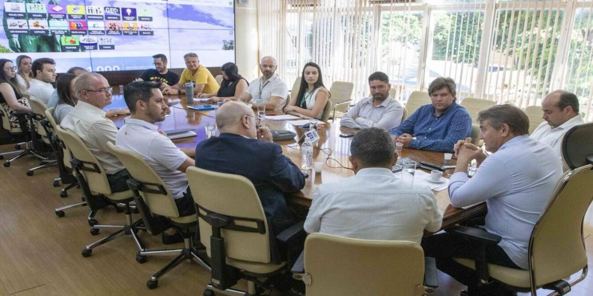 Prefeitura de Toledo anuncia multa de R$ 5,06 por m² para imóveis com mato alto e lixo