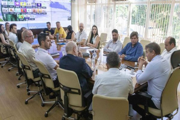 Prefeitura de Toledo anuncia multa de R$ 5,06 por m² para imóveis com mato alto e lixo