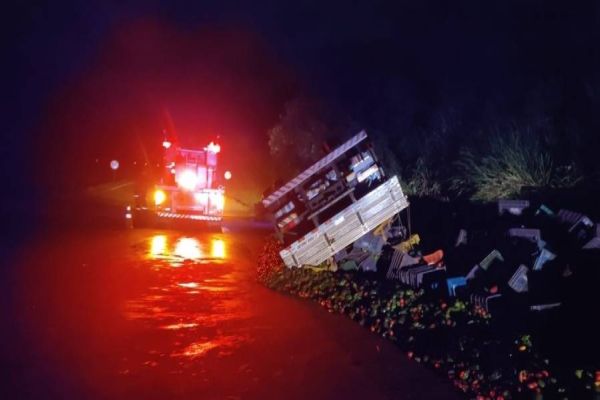 Tombamento de caminhão com vítima fatal na BR-163, próximo a Santa Lúcia